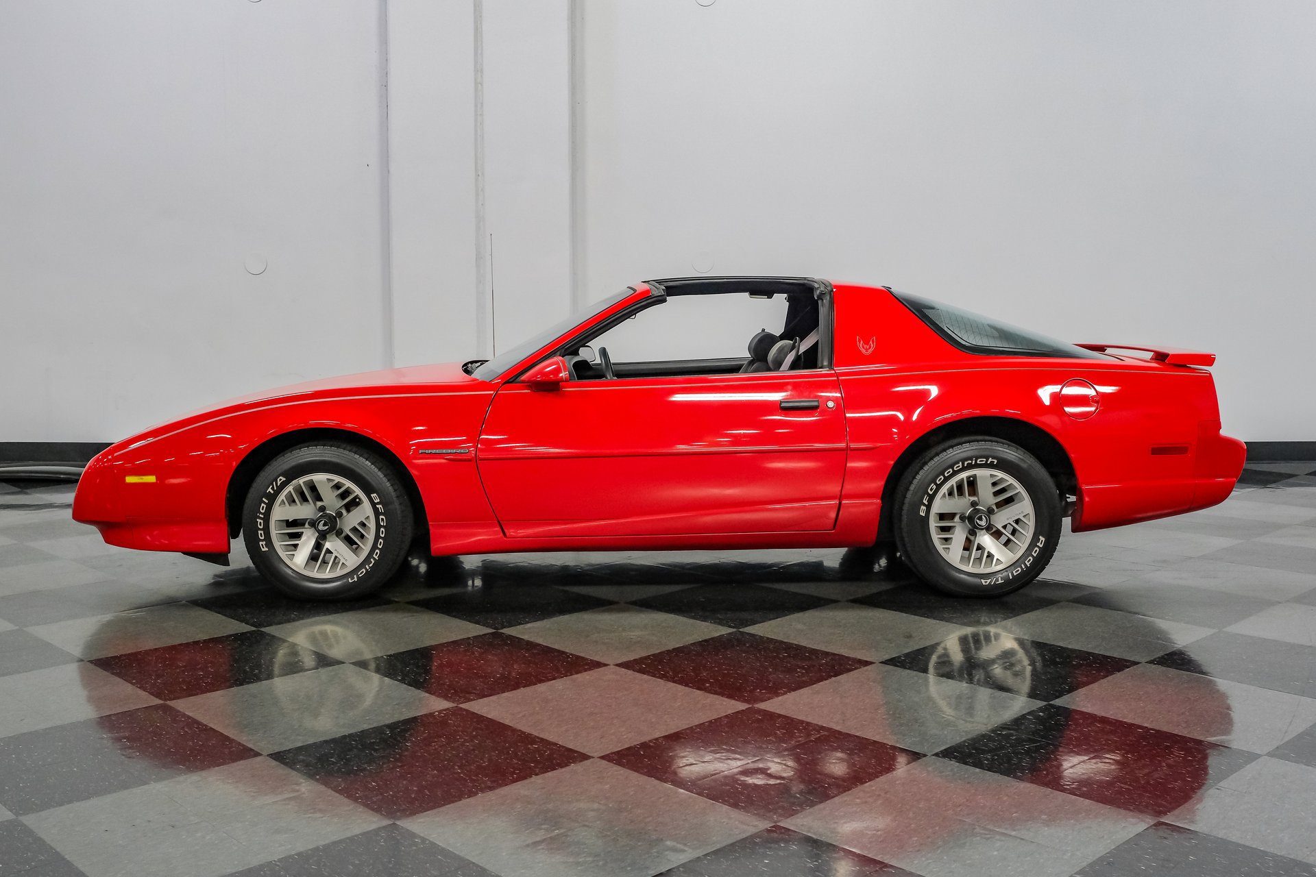 Used 1992 Pontiac Firebird Coupe RWD image 7