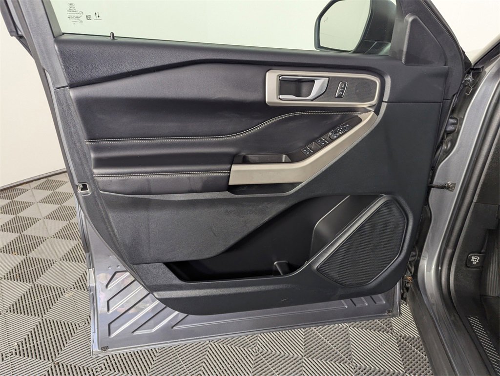 Used 2024 Ford Explorer XLT image 18