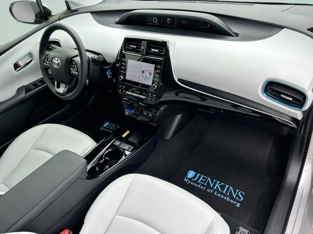 Used 2020 Toyota Prius XLE image 16