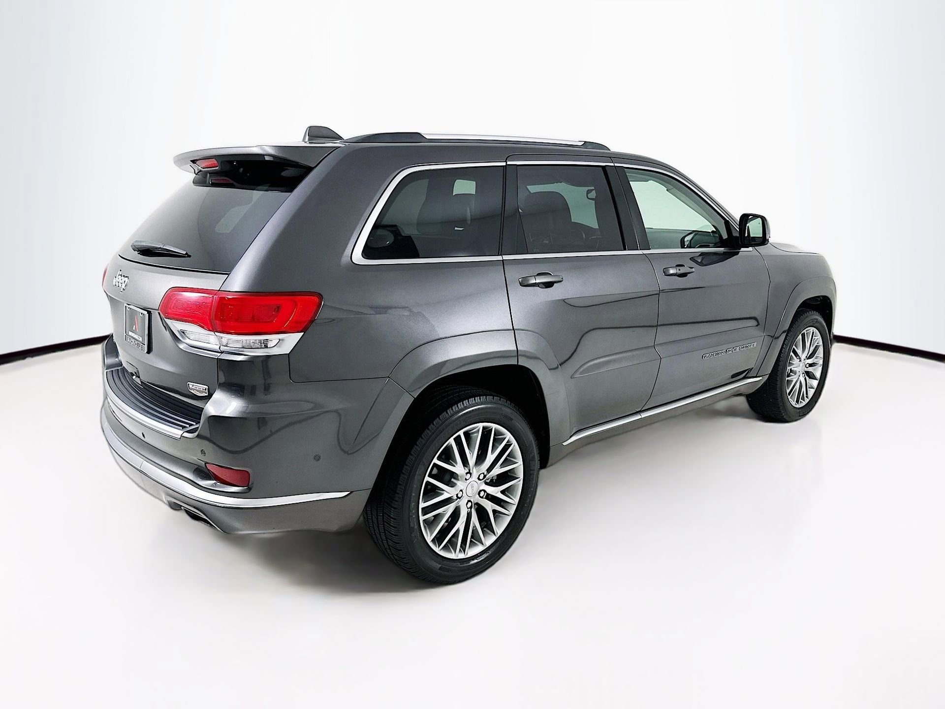 Used 2018 Jeep Grand Cherokee Summit AWD/4WD image 8