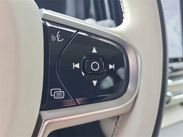 Used 2025 Volvo XC60 B5 Ultra w/ Protection Package Premier image 23