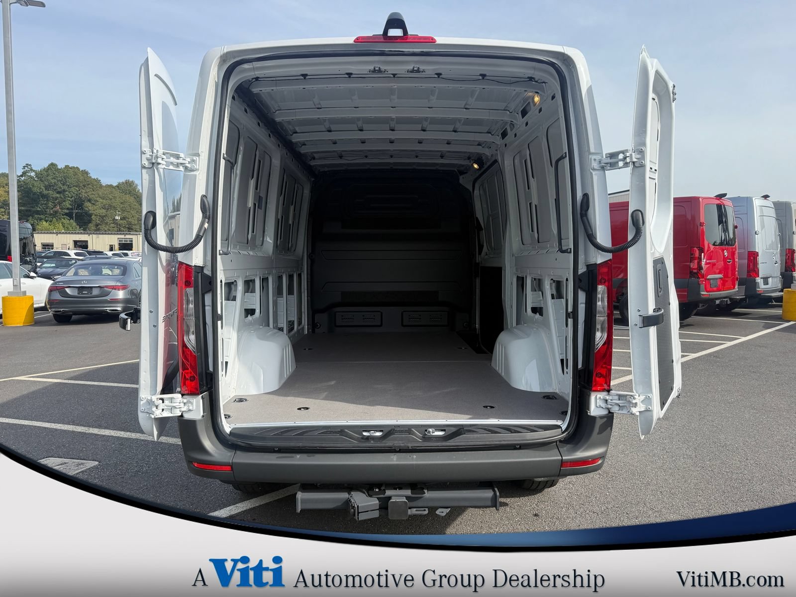 Used 2025 Mercedes-Benz Sprinter 2500 image 16