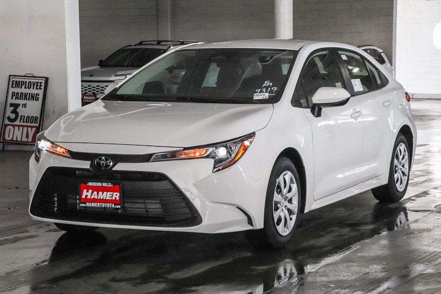 New 2027 Toyota Corolla LE FWD image 3