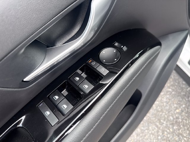 Certified 2025 Hyundai Santa Cruz Limited AWD/4WD image 11