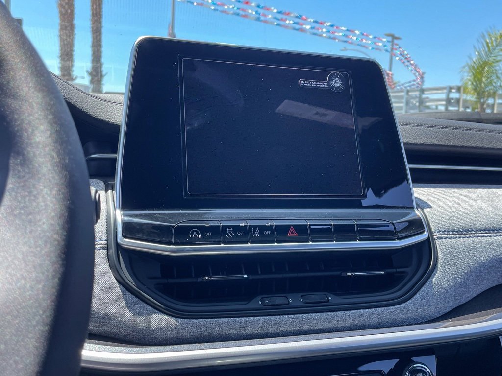 New 2025 Jeep Compass Latitude image 26