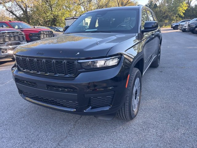 New 2025 Jeep Grand Cherokee L Altitude image 4