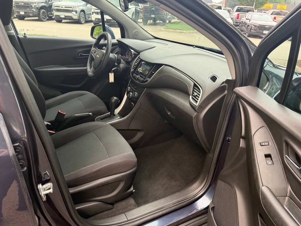 Used 2019 Chevrolet Trax LS w/ Tint and Cruise Package AWD/4WD image 15