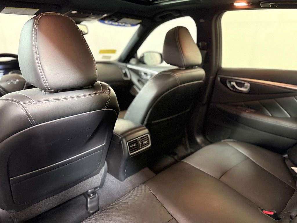 Used 2023 INFINITI Q50 Sensory image 21