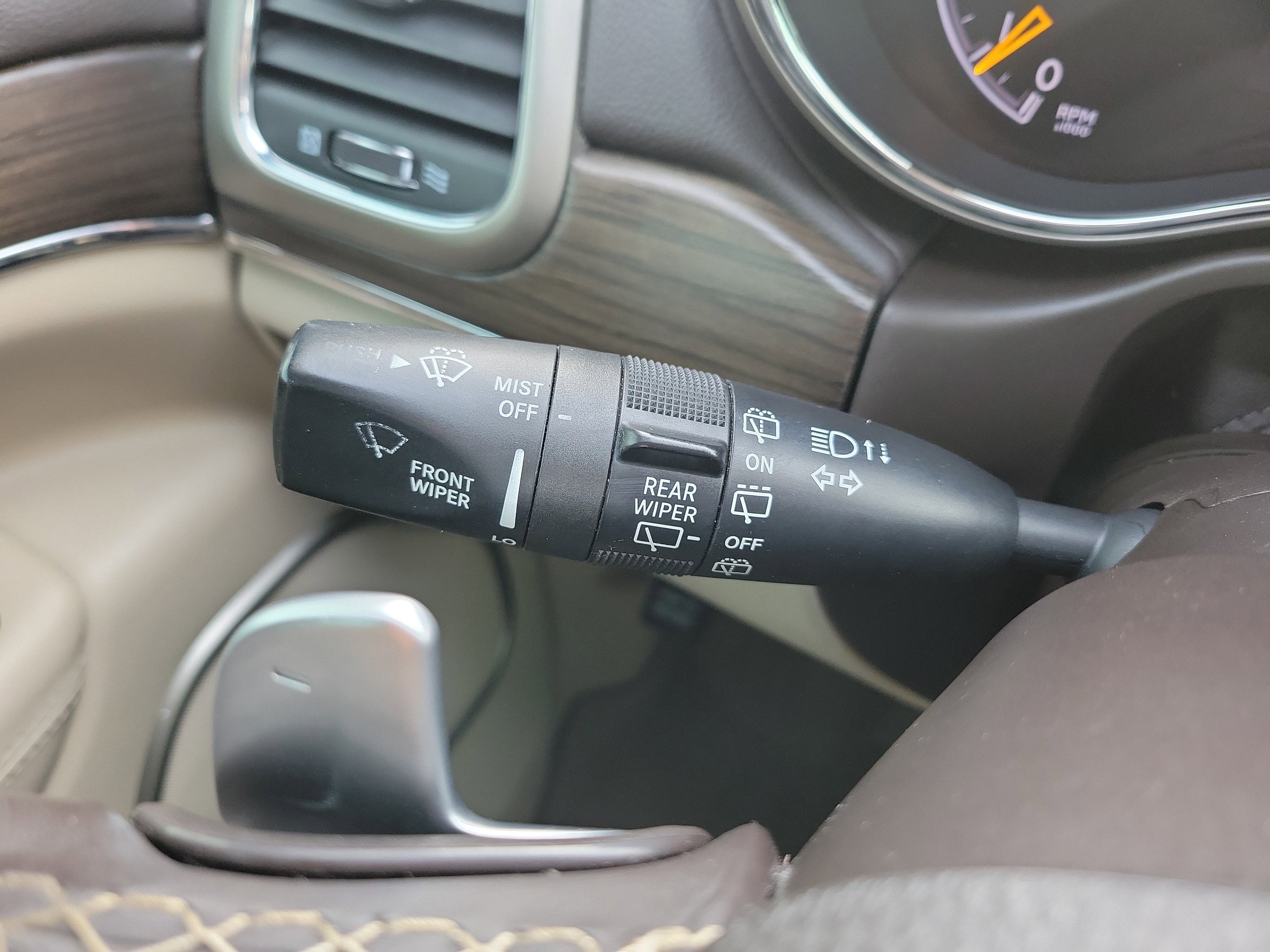 Used 2017 Jeep Grand Cherokee Overland image 32