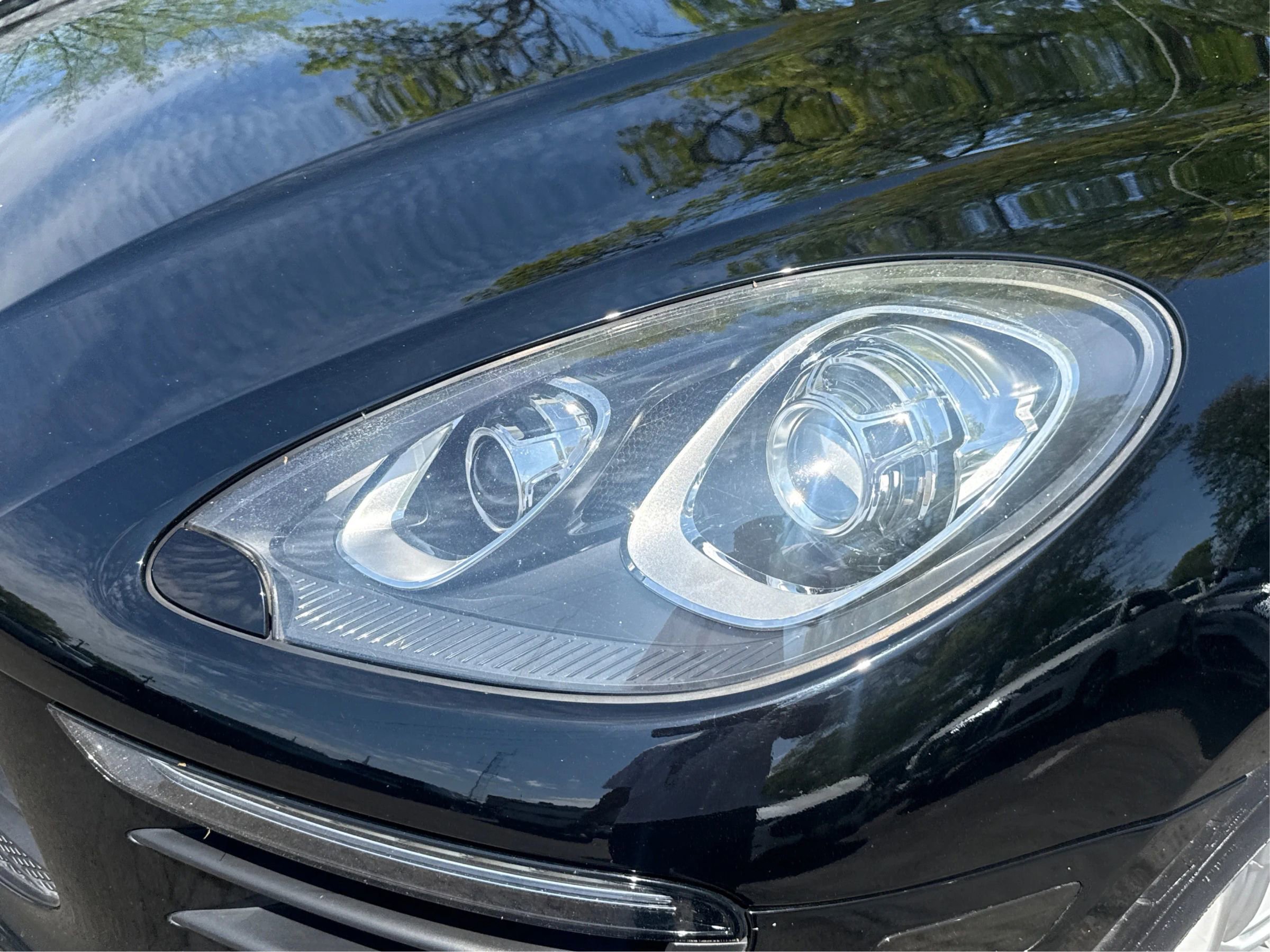 Used 2018 Porsche Macan Sport Edition AWD/4WD image 26