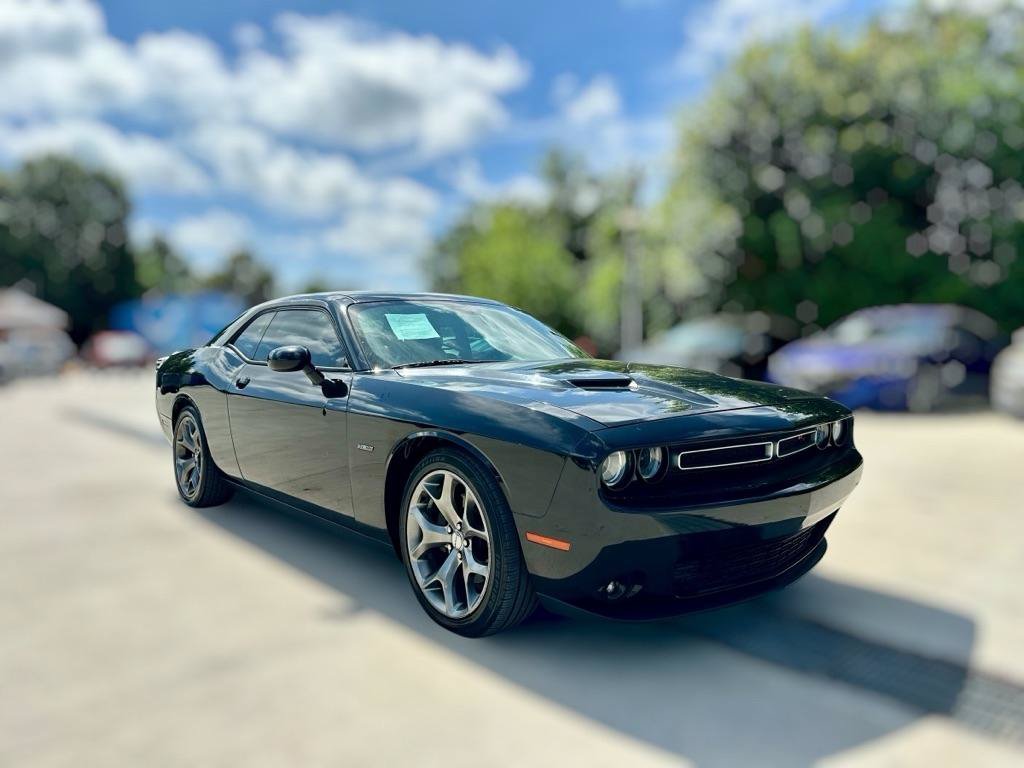 Used 2015 Dodge Challenger R/T Plus RWD image 11