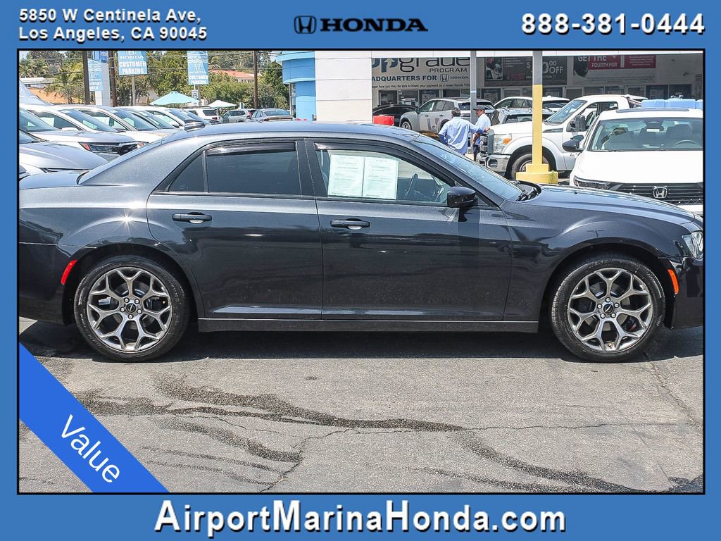 Used 2018 Chrysler 300 S RWD image 20