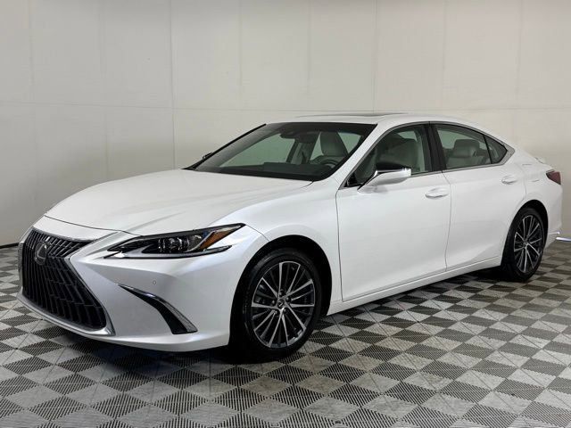 Used 2025 Lexus ES 300h w/ Premium Package image 2