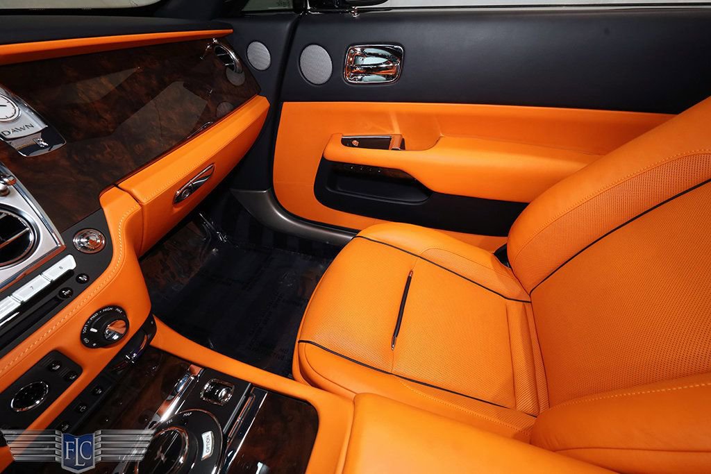 Used 2017 Rolls-Royce Dawn image 28