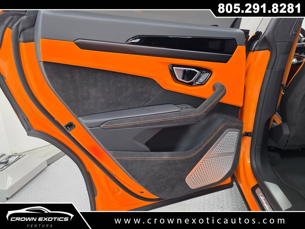 Used 2024 Lamborghini Urus S AWD/4WD image 33