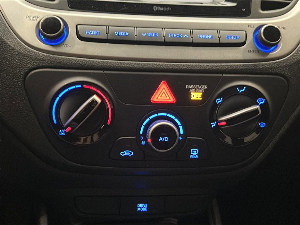 Used 2019 Hyundai Accent SE image 20