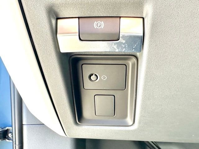 New 2025 Land Rover Defender 90 S image 32