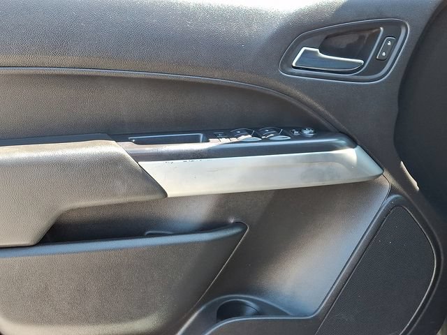 Used 2017 Chevrolet Colorado LT AWD/4WD image 14