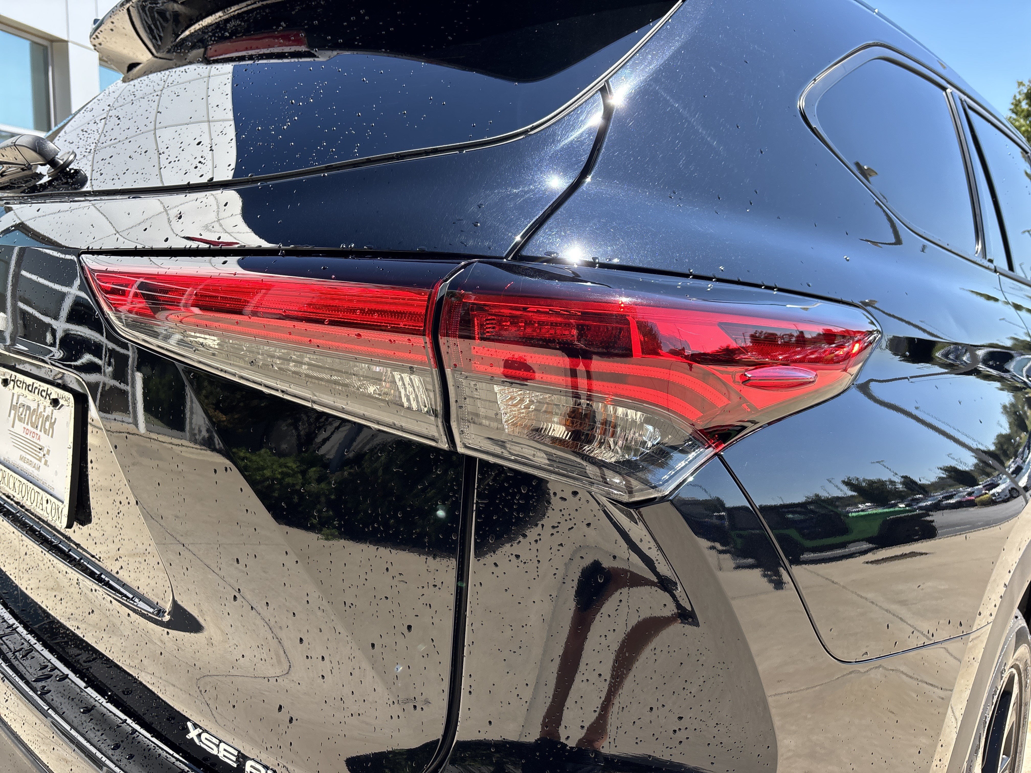 Used 2023 Toyota Highlander XSE AWD/4WD image 12