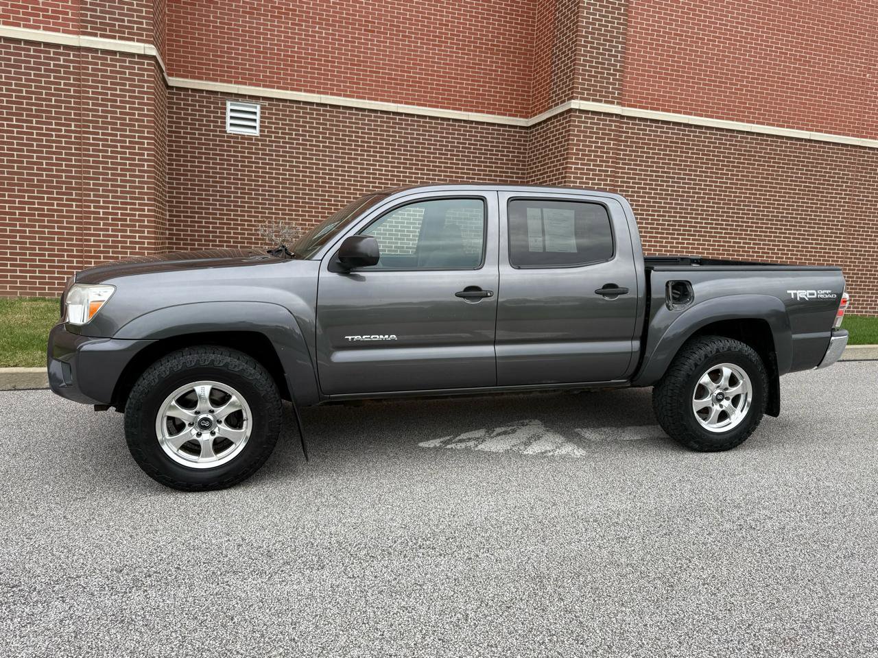 Used 2013 Toyota Tacoma 4x4 Double Cab w/ TRD Off-Road Pkg image 6