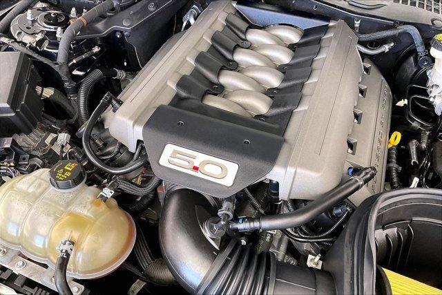 Used 2017 Ford Mustang GT RWD image 32