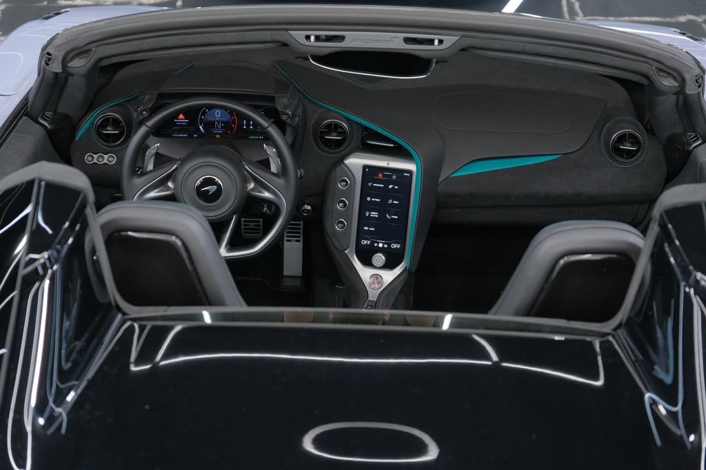Used 2024 McLaren 750S Spider RWD image 38