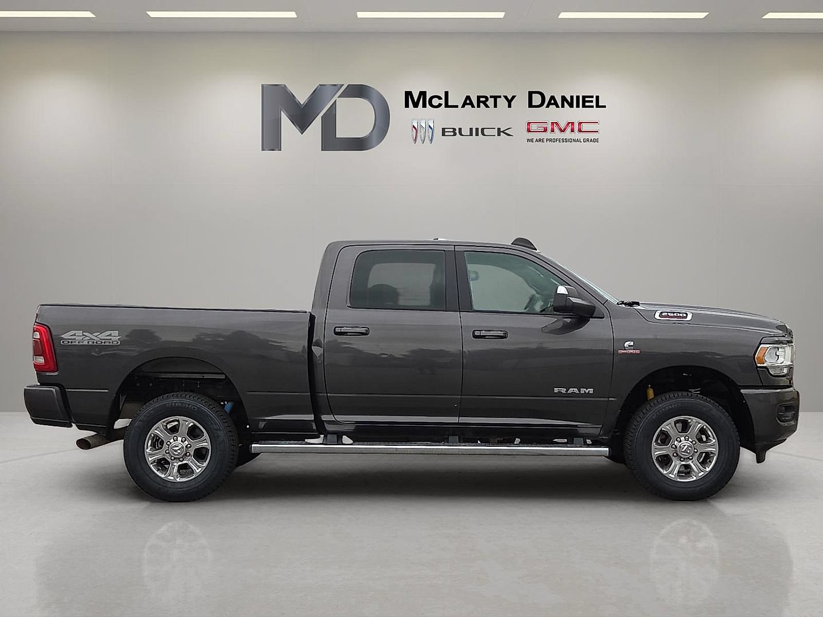 Used 2020 RAM 2500 Big Horn w/ Level 2 Equipment Group AWD/4WD image 15