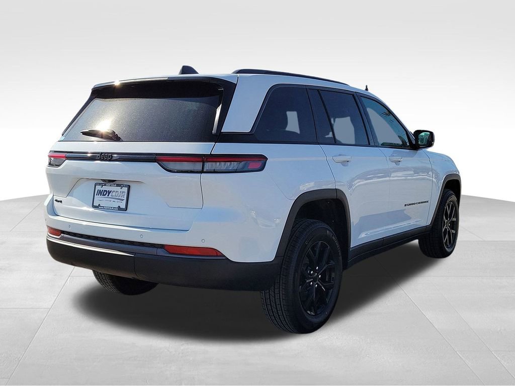 New 2026 Jeep Grand Cherokee Altitude image 4
