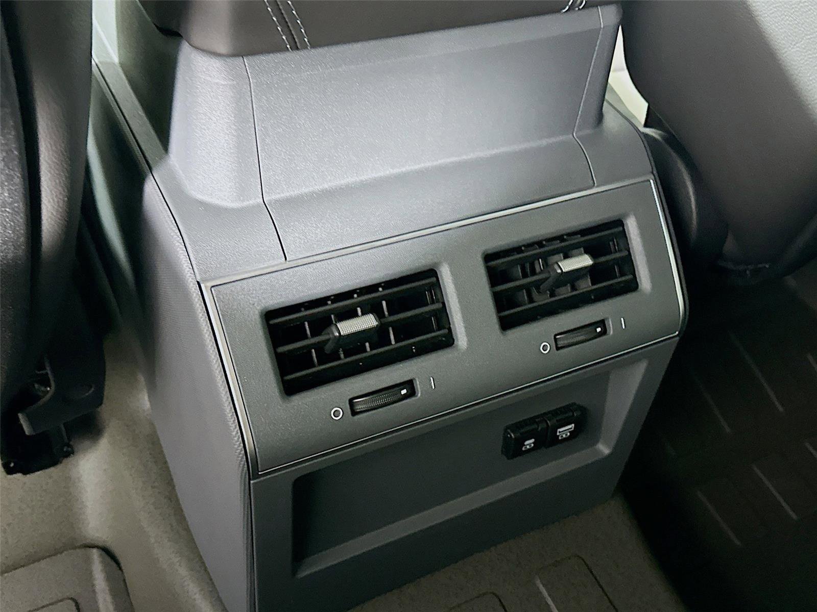 New 2025 INEOS Grenadier Fieldmaster Edition image 37