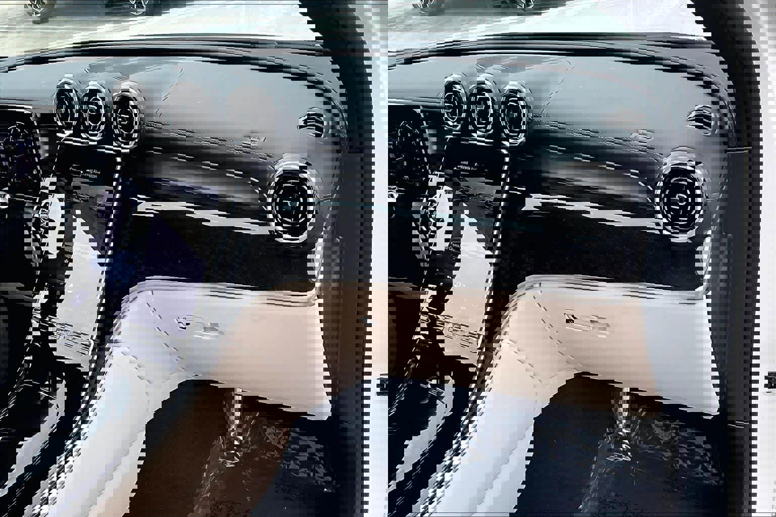 Certified 2025 Mercedes-Benz GLC 300 4MATIC image 19