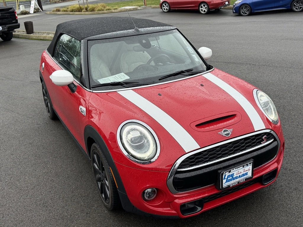 Used 2020 MINI Cooper S w/ Signature Upholstery Package image 9