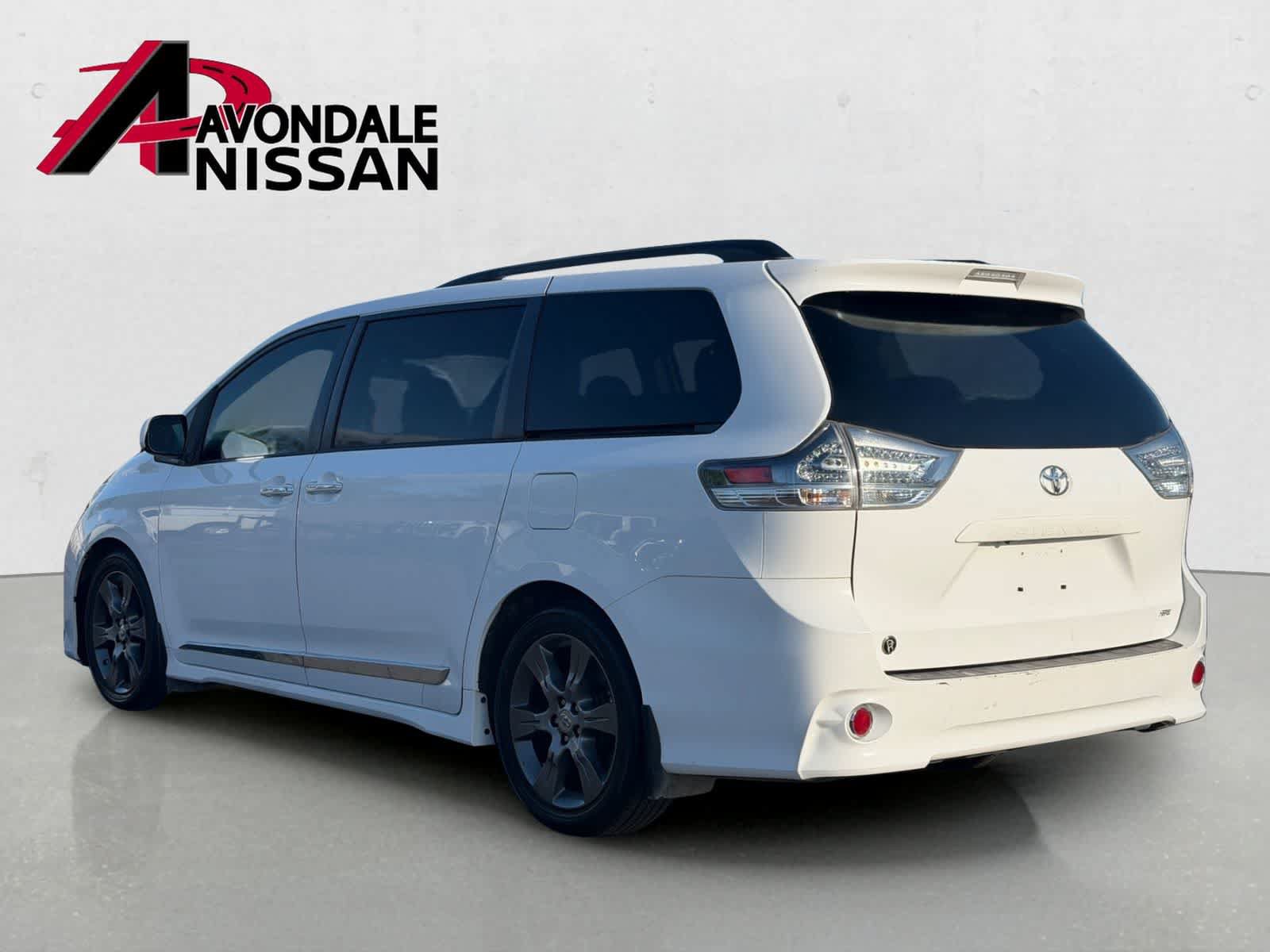 Used 2015 Toyota Sienna SE Premium FWD image 4