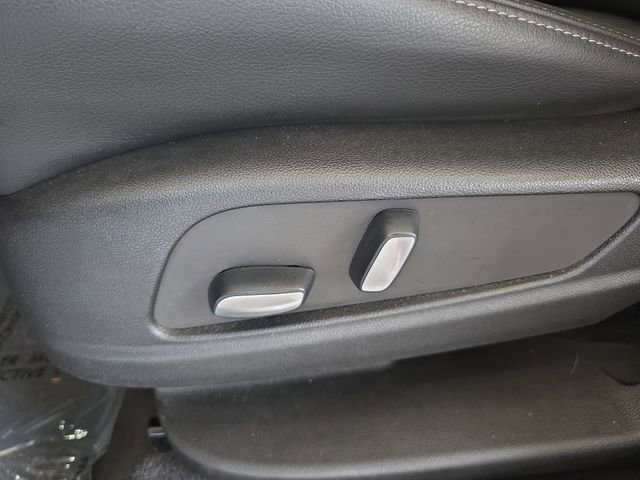 Certified 2022 Cadillac XT6 Luxury w/ LPO, Floor Liner Package AWD/4WD image 30