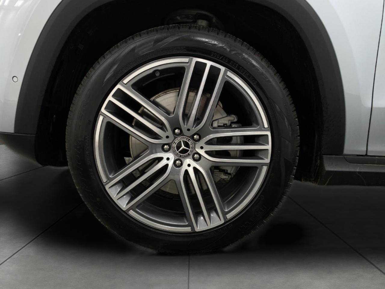 Certified 2025 Mercedes-Benz GLS 450 4MATIC image 13