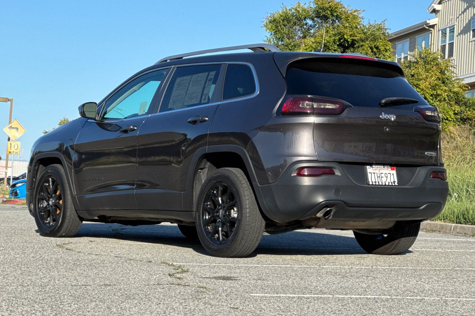 Used 2016 Jeep Cherokee Latitude FWD image 6