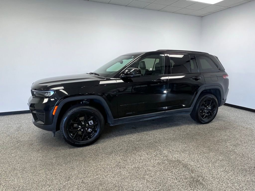 Used 2024 Jeep Grand Cherokee Altitude image 20