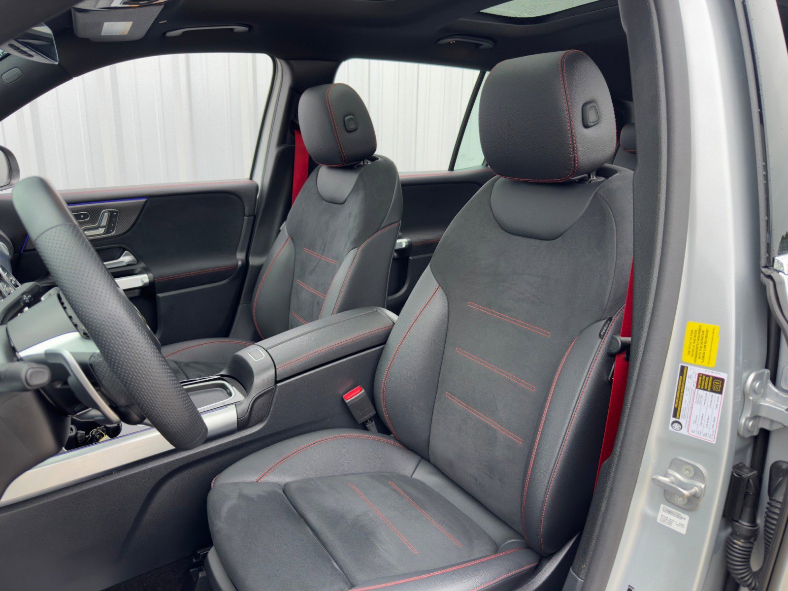 Used 2024 Mercedes-Benz GLB 35 AMG 4MATIC image 48