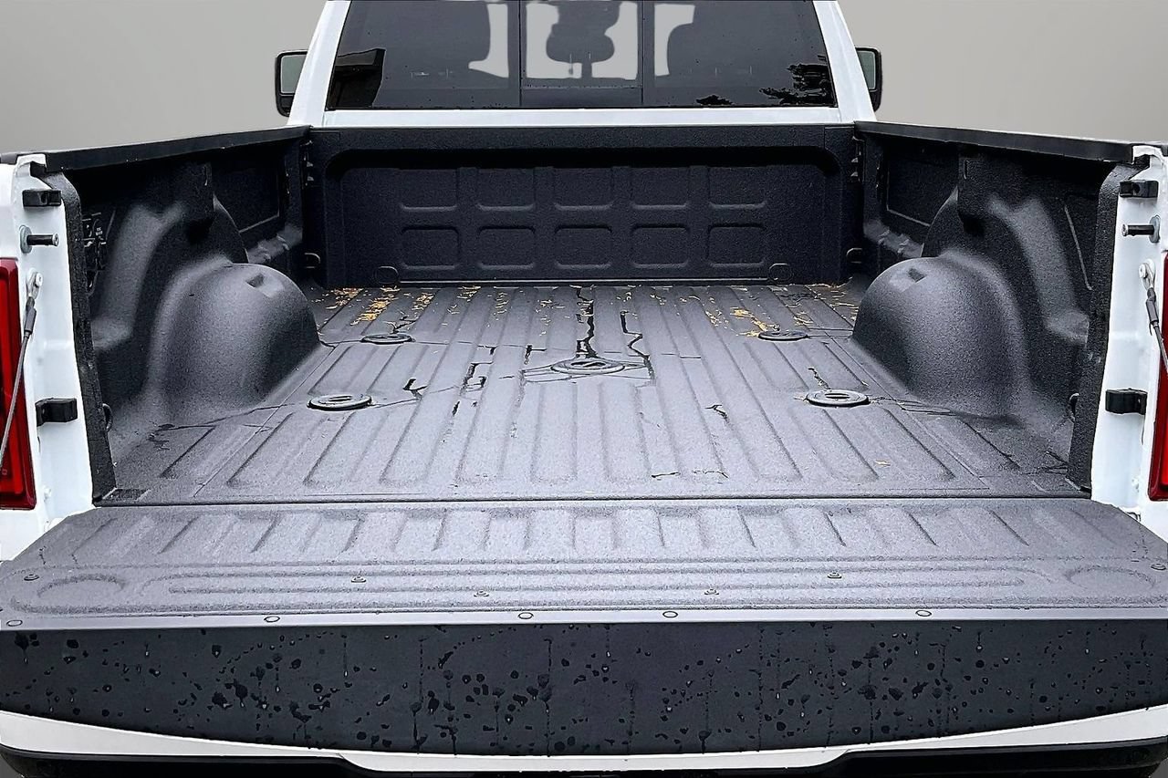 New 2026 RAM 3500 Big Horn AWD/4WD image 21