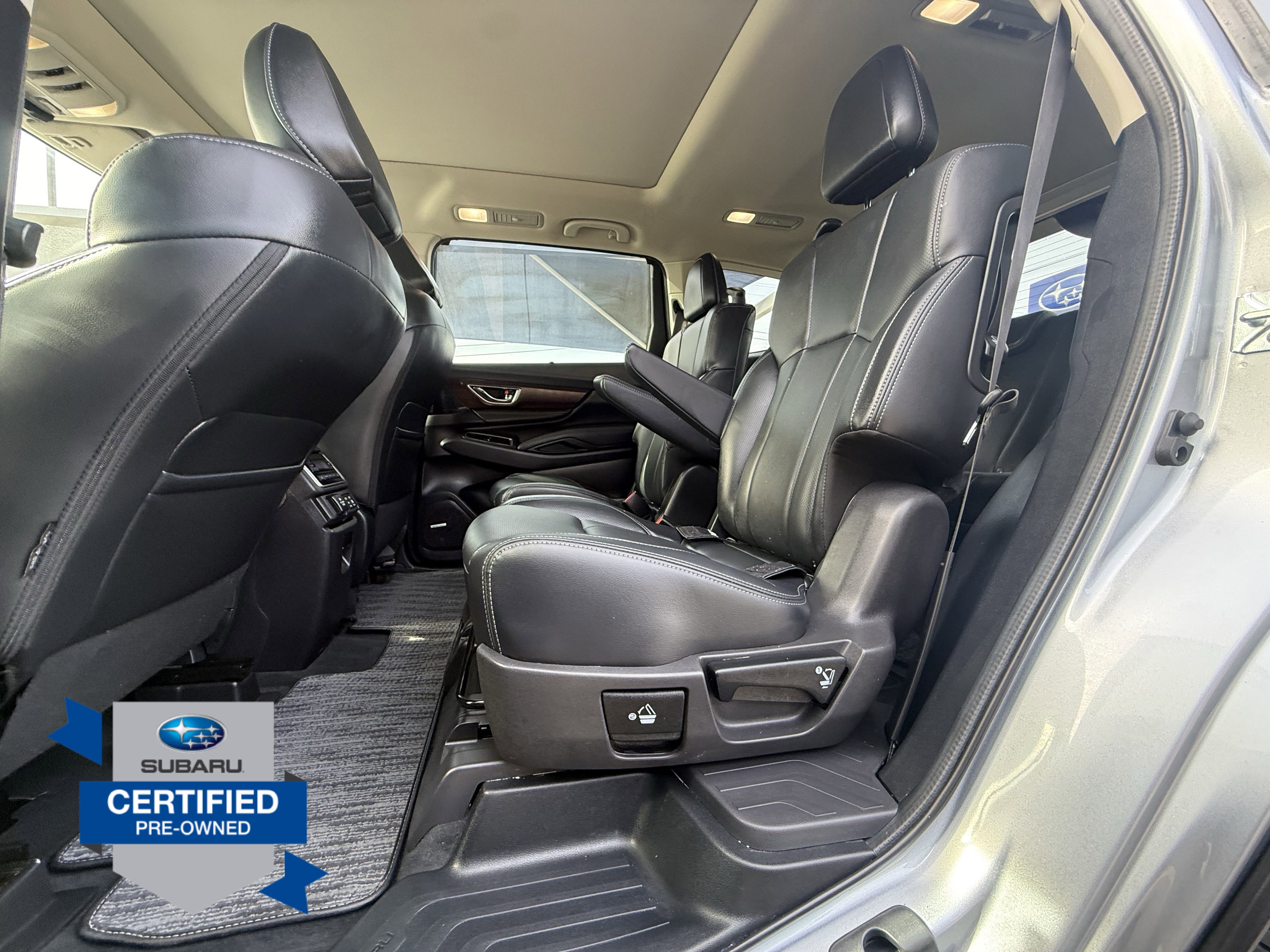 Used 2025 Subaru Ascent Touring w/ Popular Package #2 AWD/4WD image 16