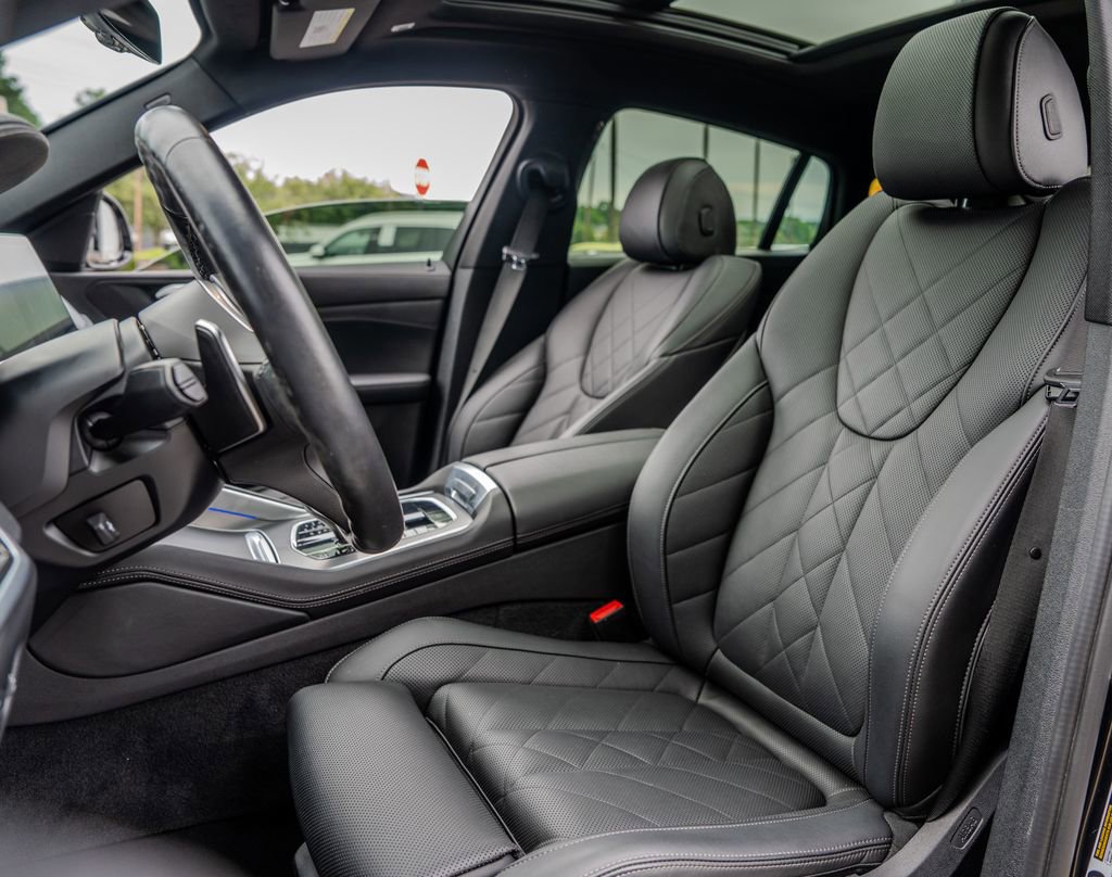 Used 2023 BMW X6 xDrive40i w/ M Sport Package AWD/4WD image 19