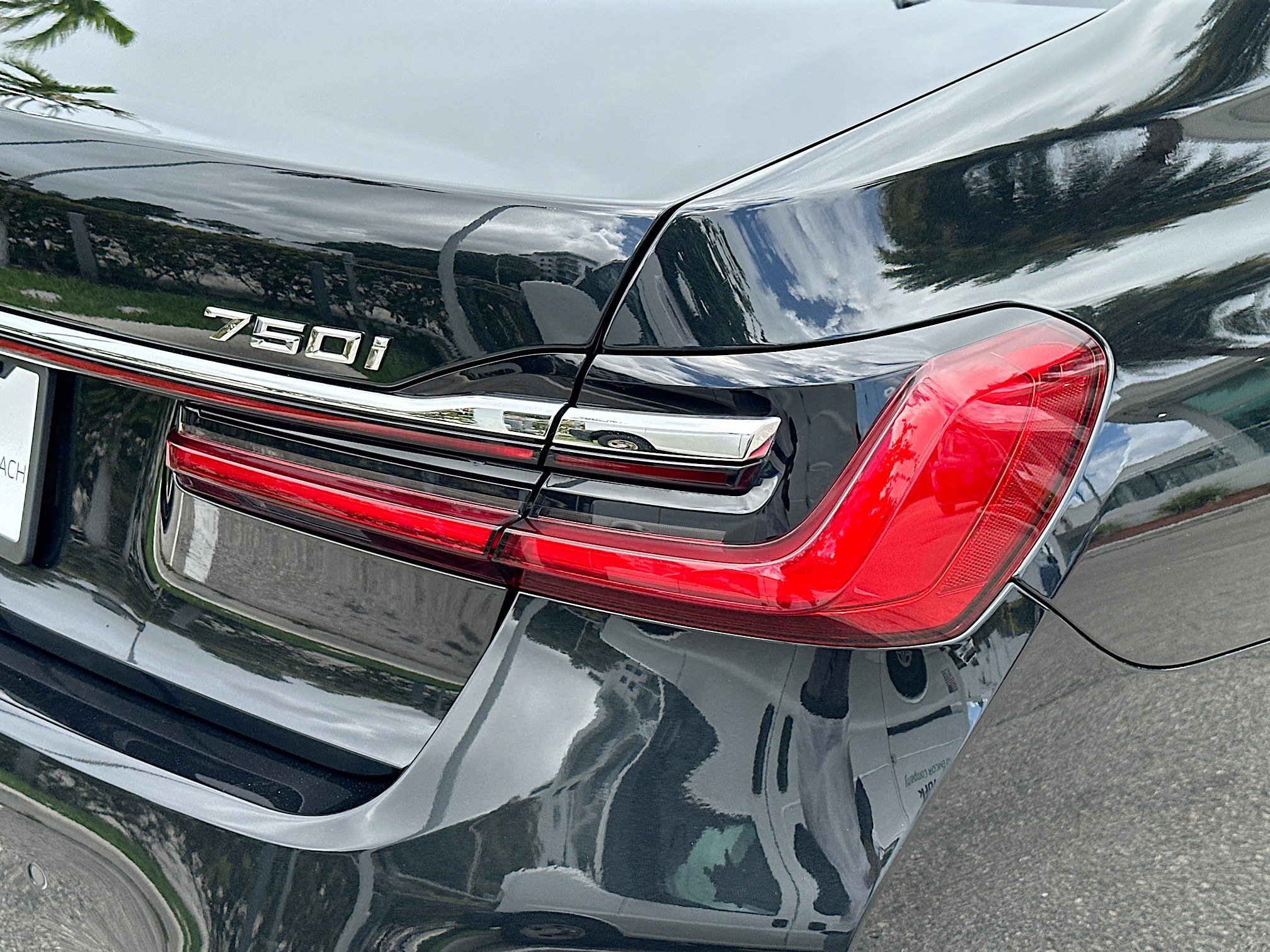 Used 2020 BMW 750i xDrive w/ Executive Package AWD/4WD image 27