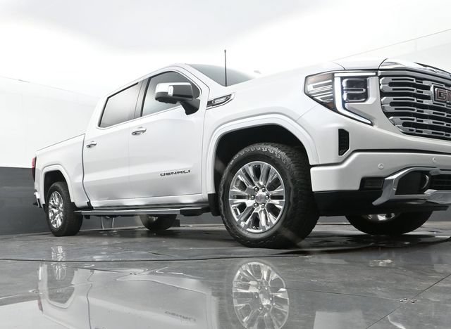 Used 2024 GMC Sierra 1500 Denali w/ Technology Package AWD/4WD image 25