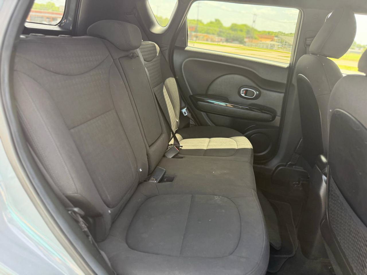 Used 2015 Kia Soul ! w/ Sun & Sound Package FWD image 16