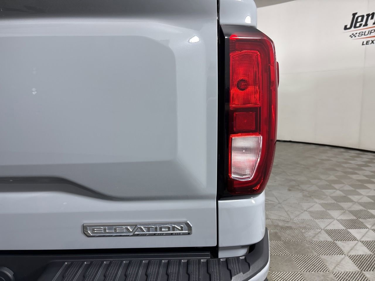 Used 2024 GMC Sierra 1500 Elevation image 31