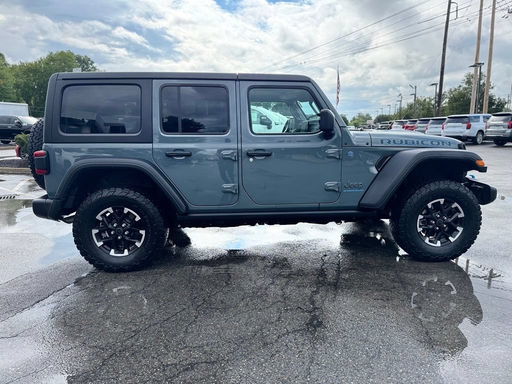 Used 2024 Jeep Wrangler Unlimited Rubicon 4xe w/ Dual Top Group AWD/4WD image 7