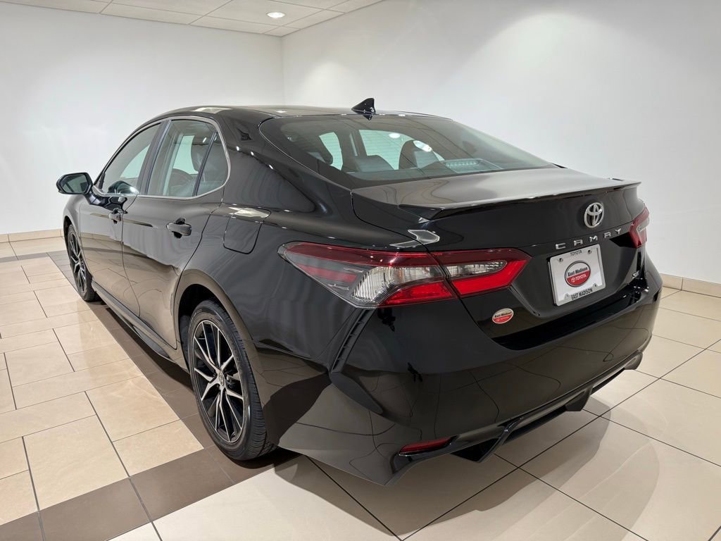 Certified 2023 Toyota Camry SE image 3