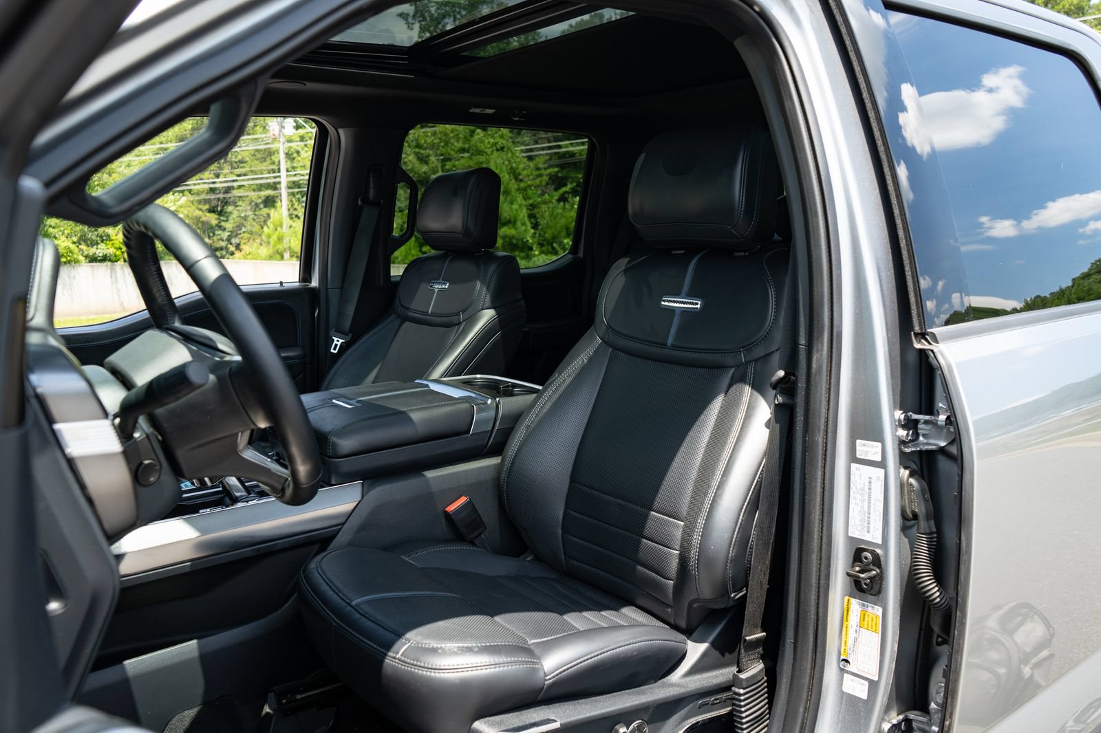 Used 2025 Ford F150 Platinum w/ Equipment Group 702A High AWD/4WD image 30