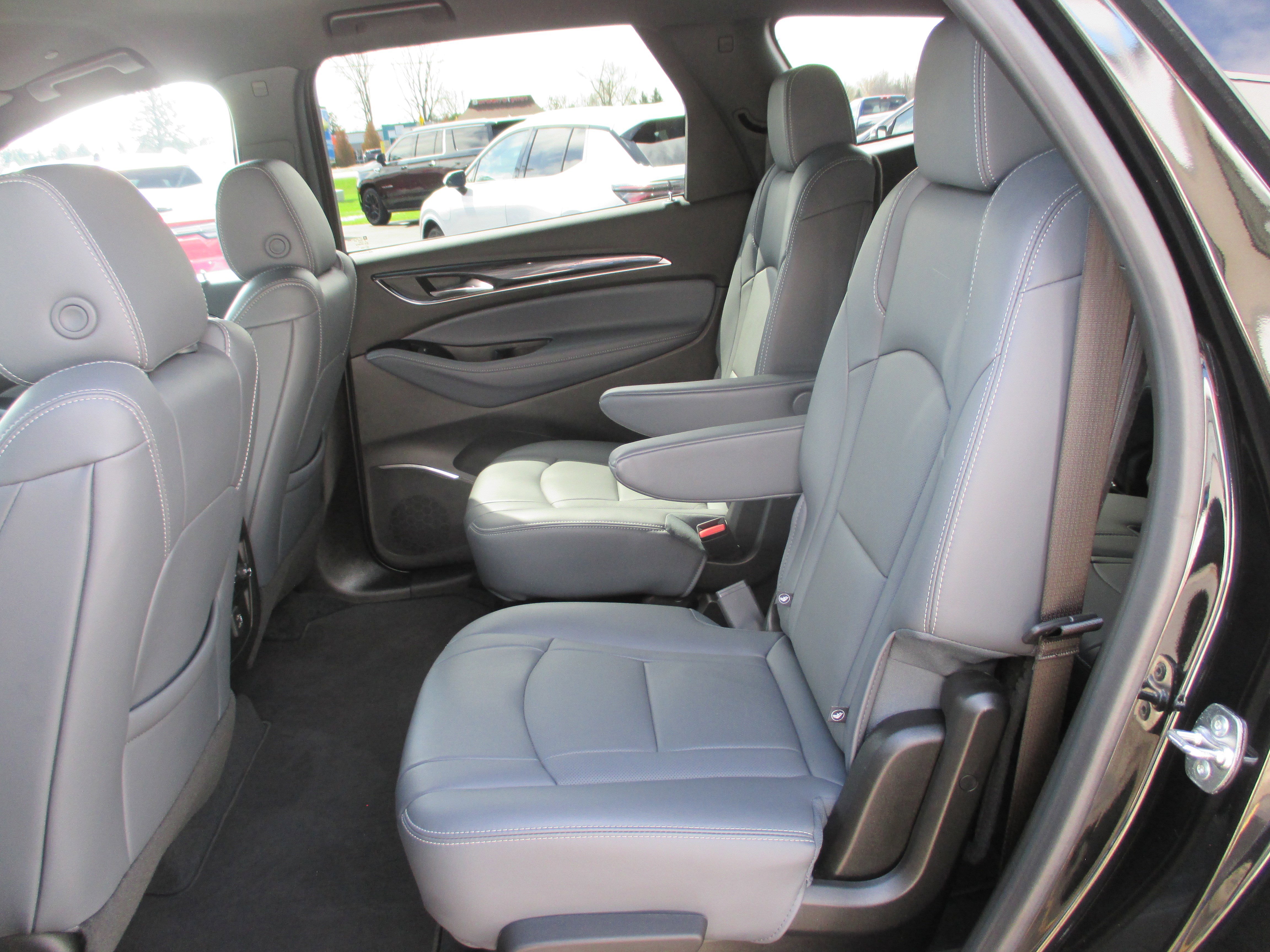 Used 2024 Buick Enclave Essence w/ Sport Touring Edition FWD image 11