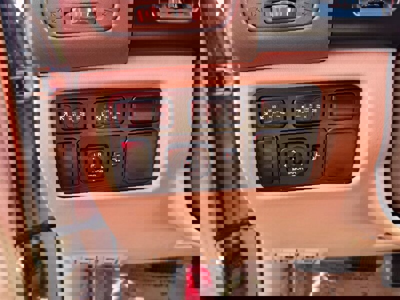 Used 2000 Lexus LX 470 4WD image 44