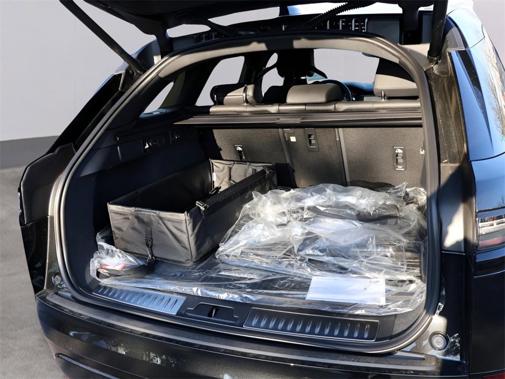 New 2026 Land Rover Range Rover Velar Dynamic SE image 16